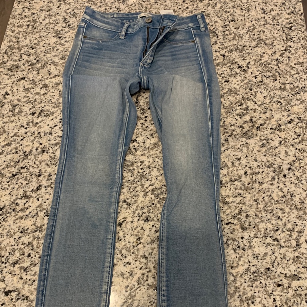 Light wash-skinny jeans